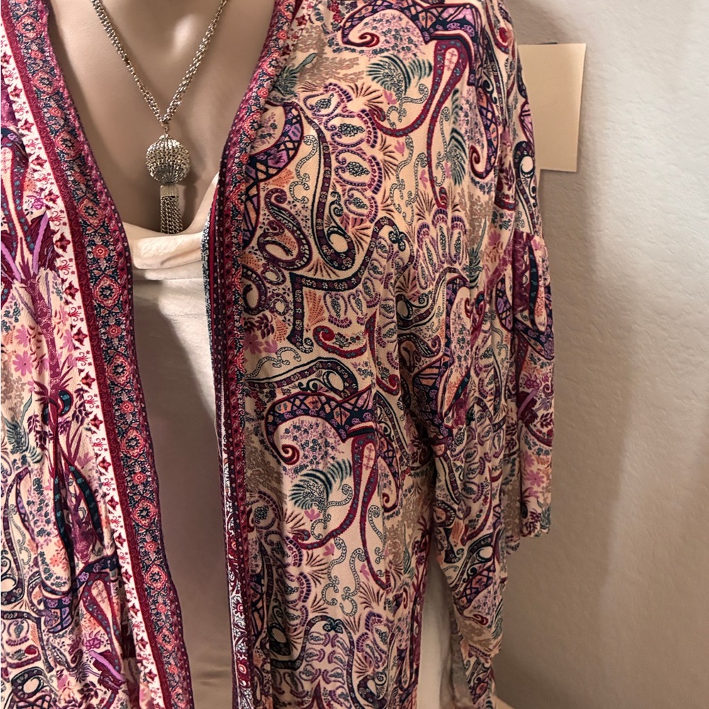 Paisley Sheer Kimono Cardigan in Pink and Cream - Picture 2 of 3